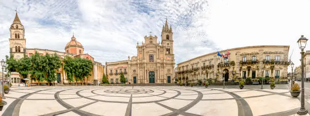 The square and its cathedral of Acireale