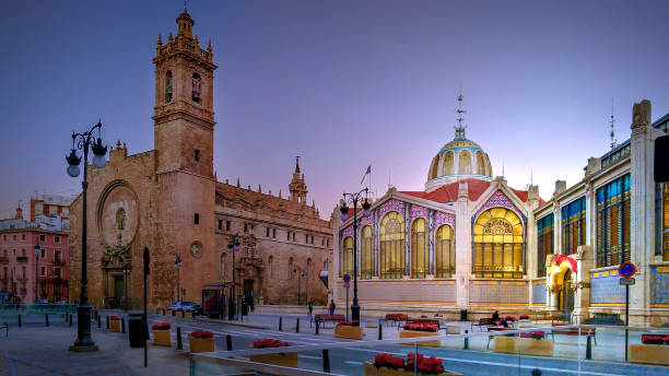 iglesia de los santos juanes e il mercato centrale di valencia - scozia centrale foto e immagini stock