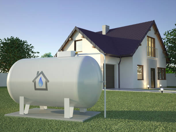 газовый баллон возле дома, 3d иллюстрация - gas tank стоковые фото и изображения
