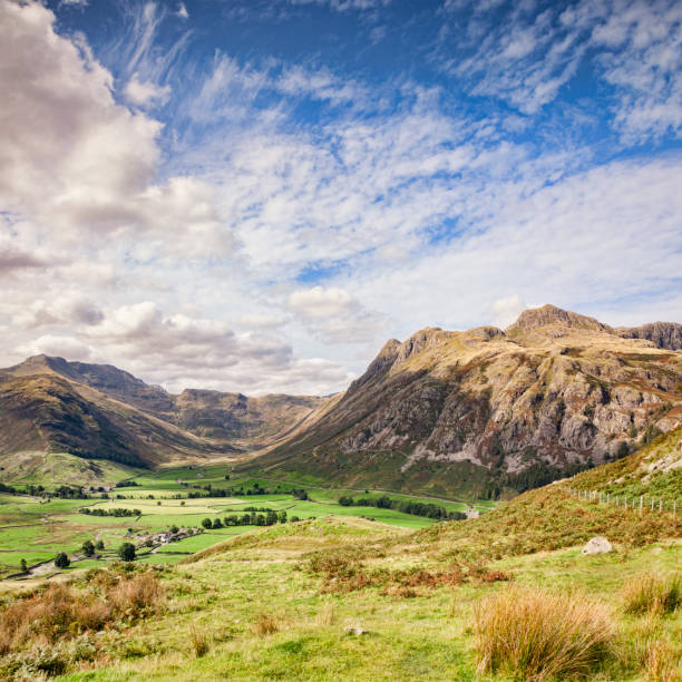 upper langdale, english lake district, uk - pike o stickle imagens e fotografias de stock