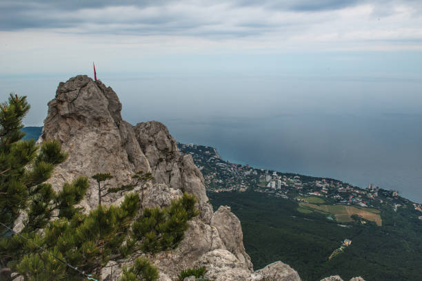 Mount Ai-Petri in Crimea View from Mount Ai-Petri in Crimea скала stock pictures, royalty-free photos & images