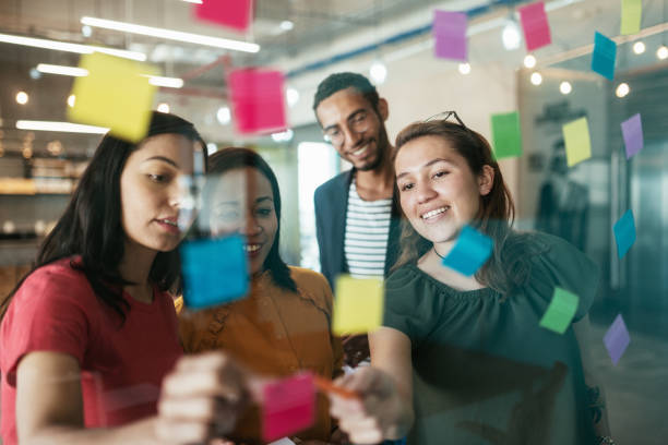 istock Female leadership in Latin medium size company. 1128641189