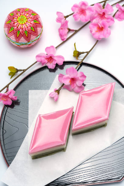 istock red, white, and green lozenge-shaped rice cakes (used for Japanese Girls' Festival) 1128666008