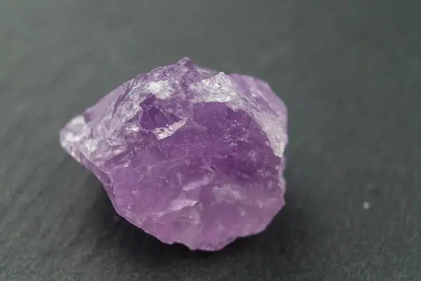 Rose quartz and amethyst are energetic crystals for the refinement of drinking water
