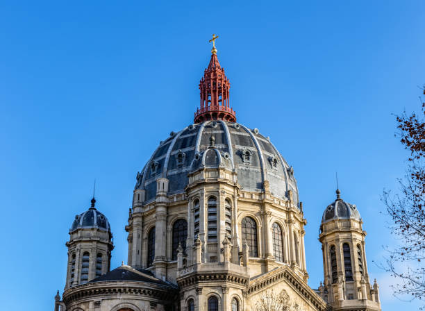 cúpula da igreja de saint augustin em paris - augustine - fotografias e filmes do acervo