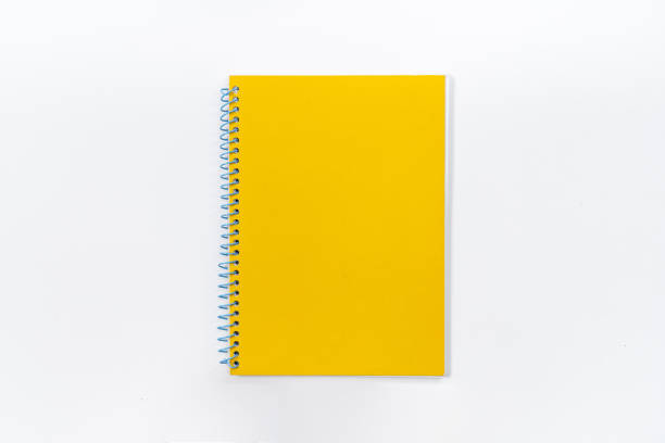 желтый блокнот на белом фоне с вырезки путь - изображение - note pad paper spiral diary стоковые фото и изображения
