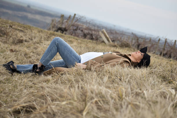 istock Stylish girl 1128699307
