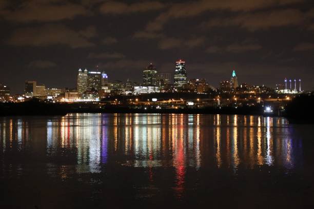 istock Kansas City at Night 1128715575