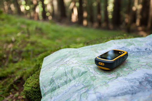 finding the right position in the forest with a gps