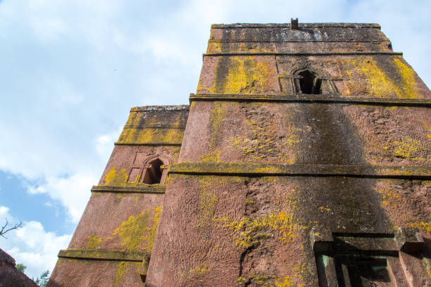 Ethiopia: Church of St. George in Lalibela The iconic Church of St. George (Biete Ghirogis) in Lalibela. Built in the late 12th or early 13th century AD, it is one of eleven rock-hewn monolithic churches that are now a UNESCO World Heritage Site. the church of saint george lalibela ethiopia stock pictures, royalty-free photos & images
