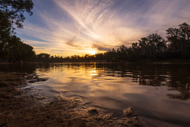 Pôr do sol no Rio murray em Echuca, Austrália - foto de acervo