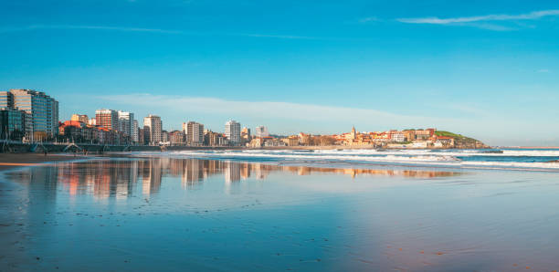 istock San Lorenzo Beach, Gijon, Asturias, Spain 1128869078