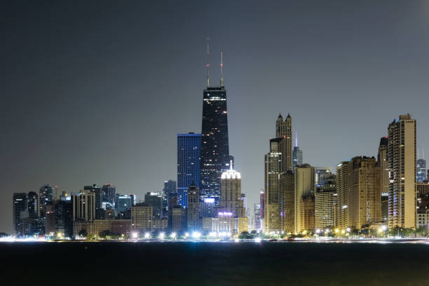 istock Chicago City Landscape 1128869361