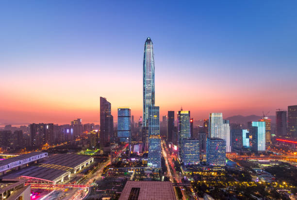 shenzhen futian cbd distrito financeiro skyline - shenzhen - fotografias e filmes do acervo