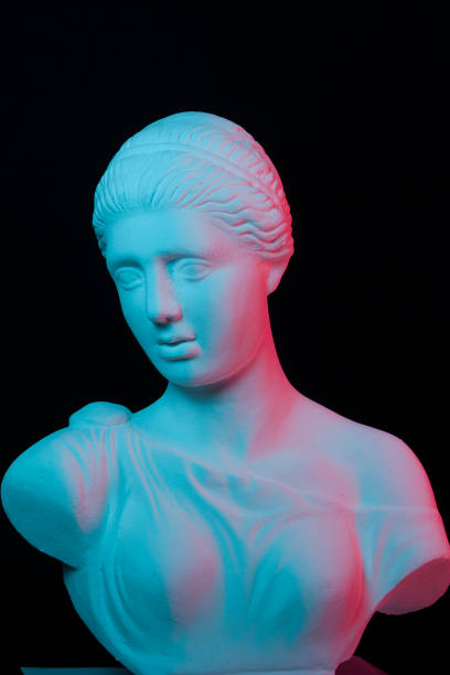 istock Greek women's statue replica 1128894936