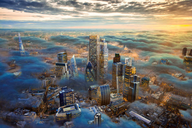 la ciudad de londres del futuro por encima de las nubes - uk night skyline london england fotografías e imágenes de stock
