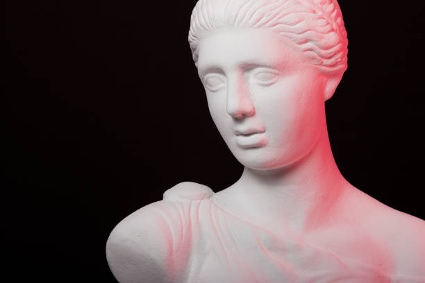 istock Greek women's statue replica 1128914262