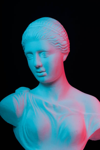 istock Greek women's statue replica 1128914764