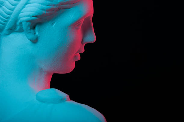 istock Greek women's statue replica 1128915635