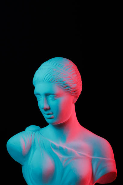 Greek women's statue replica Greek female bust illuminated in various directions dişiler stock pictures, royalty-free photos & images