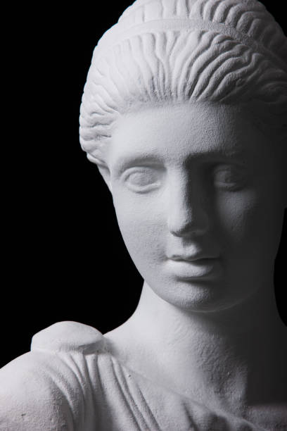 istock Greek women's statue replica 1128916131