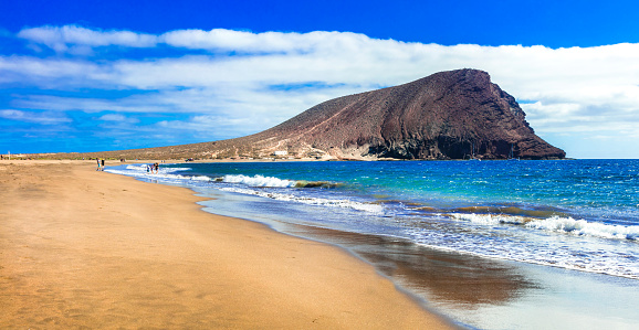 Mejores playas de la isla de Tenerife - La Tejita playa (el Medano) .popular para windsurf photo