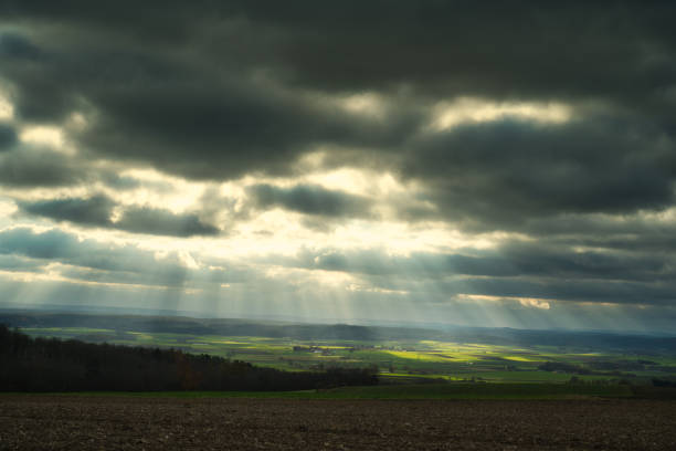 Schlechtwettergebiet Landscape with cloudy skies gewitter stock pictures, royalty-free photos & images