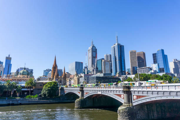 increíble paisaje urbano de melbourne - melbourne day city skyline fotografías e imágenes de stock