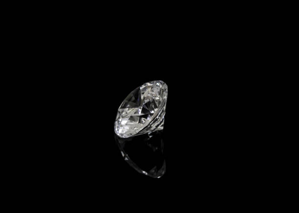 istock Round diamond Placed on the floor with a beautiful reflection. 1129031071