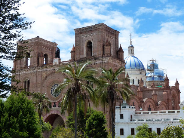 New Cathedral and Park Calderon in Cuenca, Ecuador Historic center of city protected by UNESCO. Inmaculada Concepcion Cathedral or New Cathedral cuenca ecuador stock pictures, royalty-free photos & images