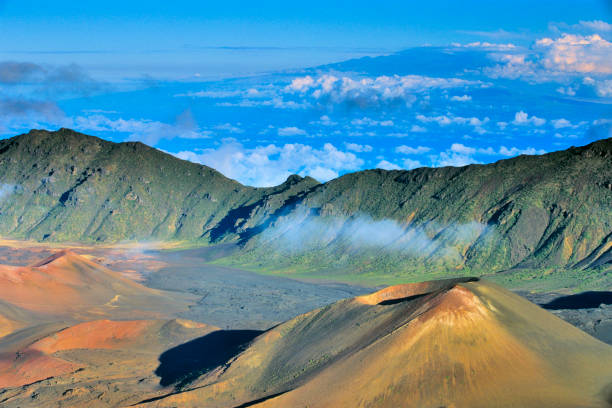 insel maui in hawaii - haleakala national park maui nature volcano stock-fotos und bilder