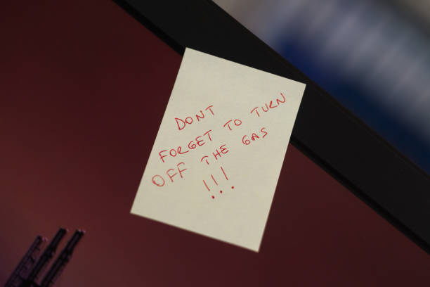 istock turn of the gas note on post it 1129064932