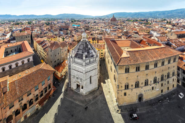 paisaje aéreo de pistoia, italia - church day europe italy fotografías e imágenes de stock