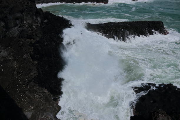 Cannon-dong main seungyeoli, waves, volcanic rock, dosing pillars, It is a landscape of taepod jusangsaeul and waves. 섬 stock pictures, royalty-free photos & images