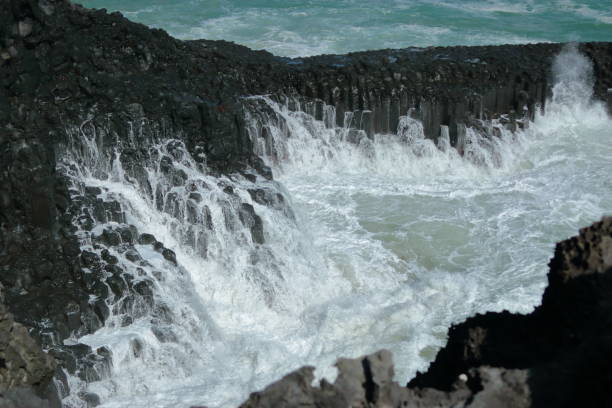 Cannon-dong main seungyeoli, waves, volcanic rock, dosing pillars, It is a landscape of taepod jusangsaeul and waves. 섬 stock pictures, royalty-free photos & images