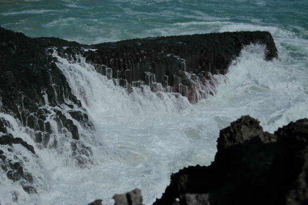 Cannon-dong main seungyeoli, waves, volcanic rock, dosing pillars, It is a landscape of taepod jusangsaeul and waves. 섬 stock pictures, royalty-free photos & images