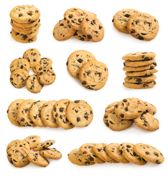 conjunto grande de galletas de chispas de chocolate americano en blanco - chocolate chip cookie cookie preparing food chocolate fotografías e imágenes de stock