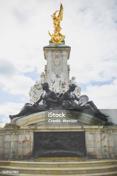 Victoria Memorial Stock Photo - Download Image Now - Buckingham Palace, Architecture, British Culture