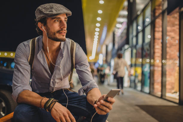 istock Relaxing at the shooping center 1129173916