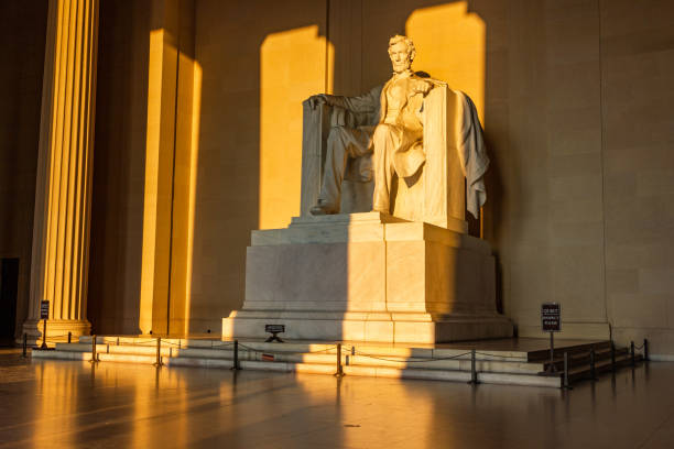 istock Lincoln Memorial in Washington DC at Sunrise 1129219934