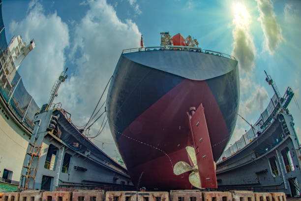 end of works today - crane shipyard construction pulley imagens e fotografias de stock