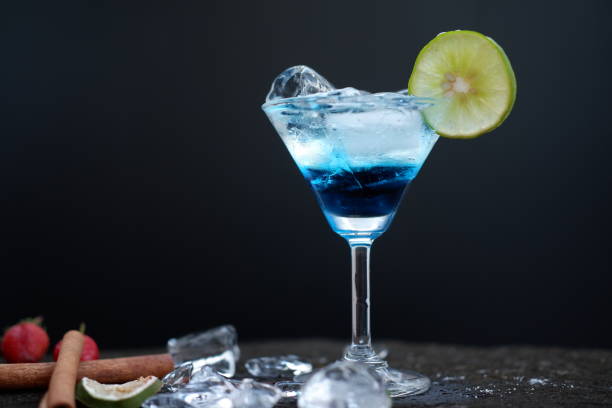istock Blue margarita cocktail 1129334129
