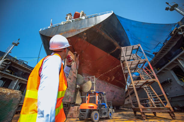 controller - industrial ship shipping painting repairing imagens e fotografias de stock