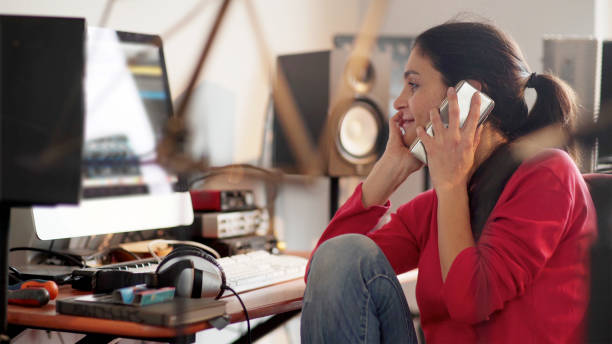 istock Music woman close up 1129342015