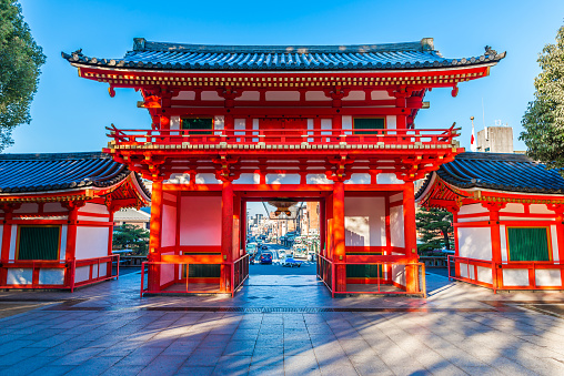 Đền Yasaka Jinja Ở Kyoto Nhật Bản Hình ảnh Sẵn có - Tải xuống Hình ảnh Ngay bây giờ - Yasaka Shrine, Châu Á, Cầu nguyện - iStock