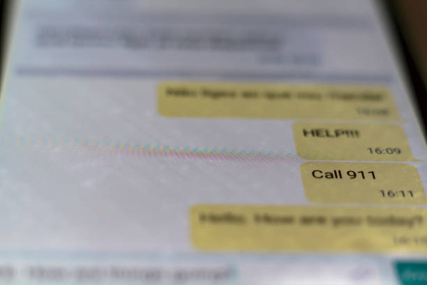 istock Message asking for help and call 911 on the mobile phone 1129479155
