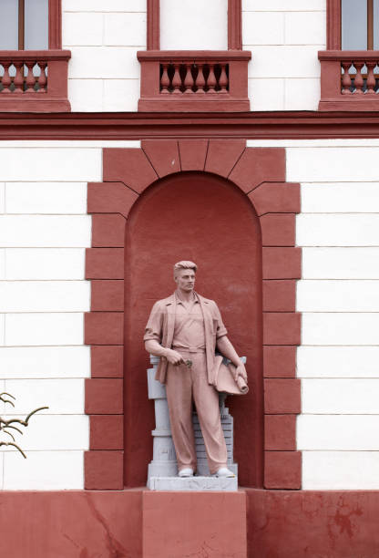 istock Sculpture of a worker, Odessa 1129483627