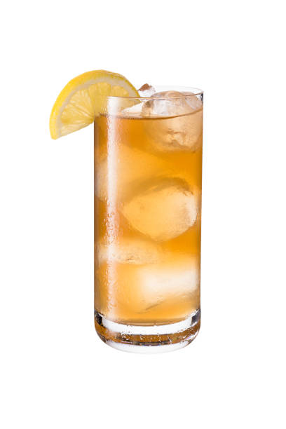 cocktail di tè freddo long island su bianco - tea island foto e immagini stock