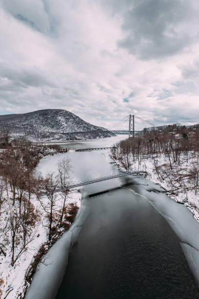 istock The Bear Mountain Bridge in winter - New York State 1129520025