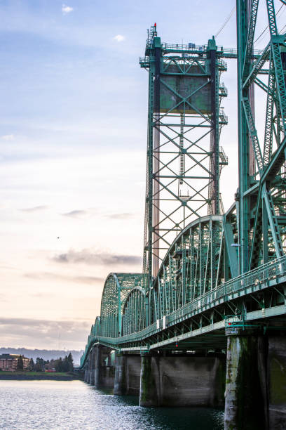 istock Lifting sectional Columbia Interstate bridge over the Columbia River connecting Oregon and Washington 1129565525